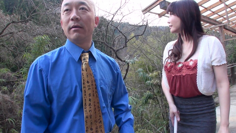 Caribbeancom: Hnědovlasá japonská MILF kundička lízaná a hluboce ošukaná až do...