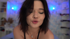 Kate Koss: Používám Aloe, aby si udržela prsa měkká