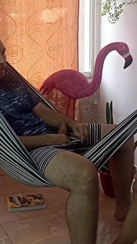 Minha meia-irmã me pediu ajuda.. e acabamos fazendo algo ilícito.
