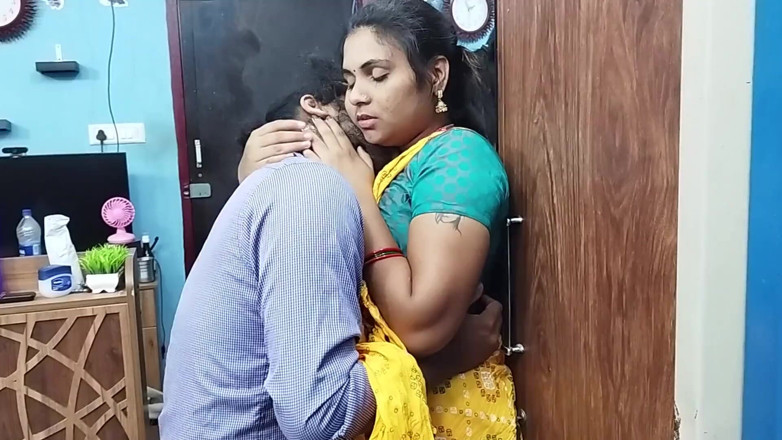 Vaishnavysharunraj: Mallu Hot Girl Half Saree Romantika s Lip Lock, Desi...