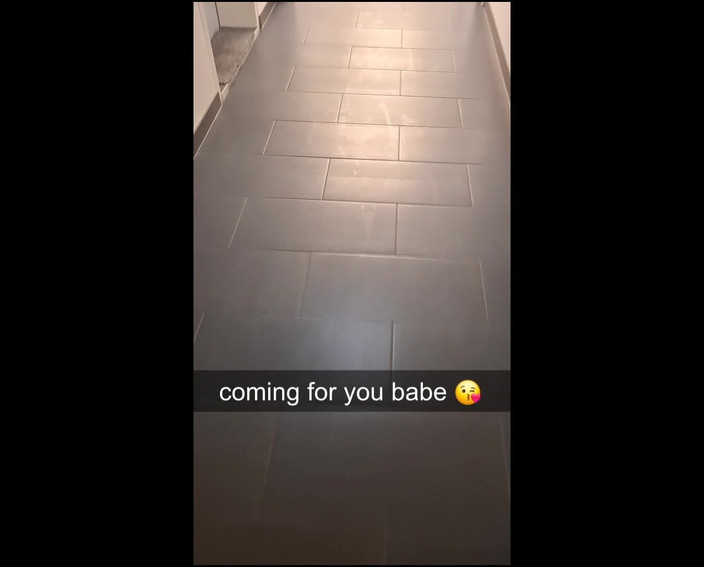 Hersecretlover: Я Дефлорировал Свою 18-летнюю Фанатку-девственницу - Грубый Кримпай