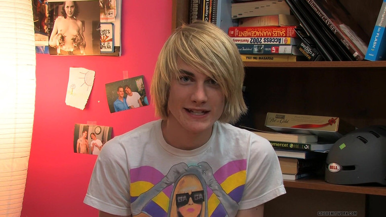 Beddable Boys: Chatty Twink Preston Andrews röportaj yapıyor