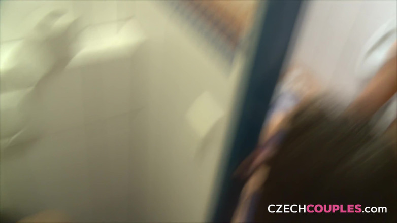 Czech Couples: 체코 커플 11: 욕실의 거유 모델