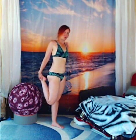 Aurora Willows: Wand hockt heute beinen und hockt