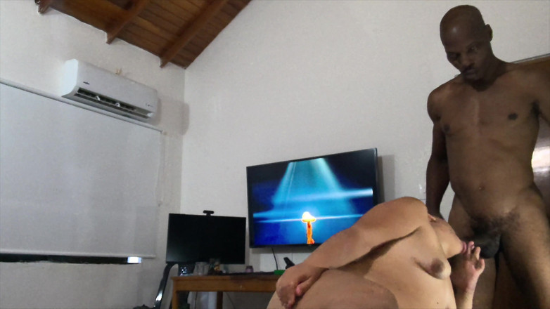 PABLO N3GROBAR: Четвертий сезон - карлик на пляжі, том 3