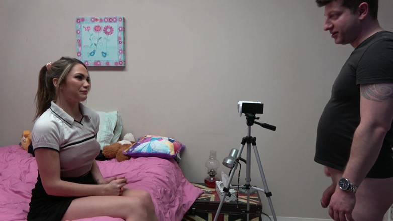 Jerky Girls: Rodinný výstřik na obličej s Carly Strohm