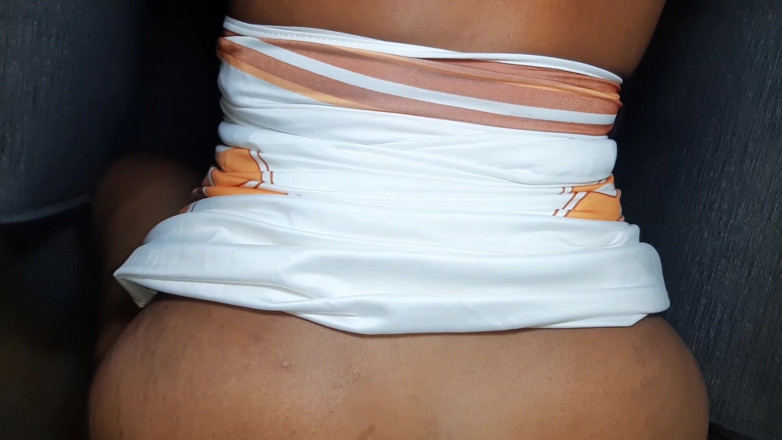 Krissyjoh: Sindy suce et baise Krissy dans un hôtel à Abuja