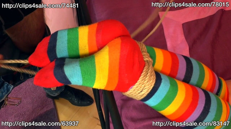 Unchained Perversions: Liz Rainbow - Harassmment cu picioarele