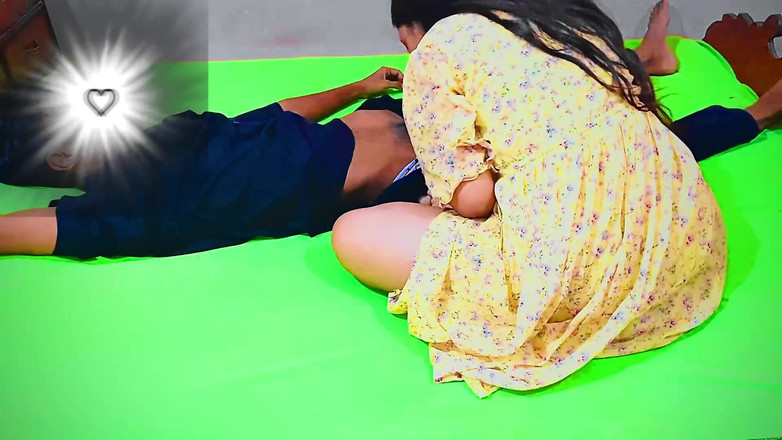 Hotgirl027: Wielki ogromny kutas w małej ciasnej szkolnej cipce Ciężko jebanie...