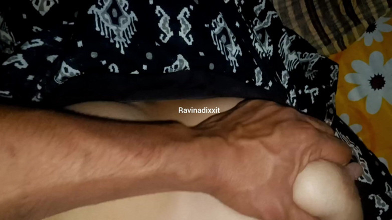 Ravina your girl: Desi Wife Full on Horny Mood Tonight