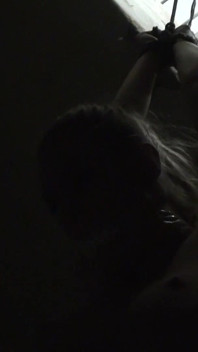 Ally wordt vastgebonden met tieten met haar mond