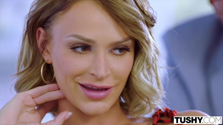 Tushy: Tushy Ninfomaníaca precisa de sexo anal 24/7