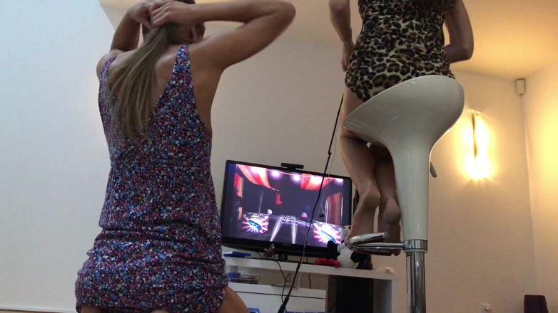 Leon Lambert Girls Twerk Parties CFNM: Đối với halloween: quyến rũ, xử lý halloween dứt khoát,...