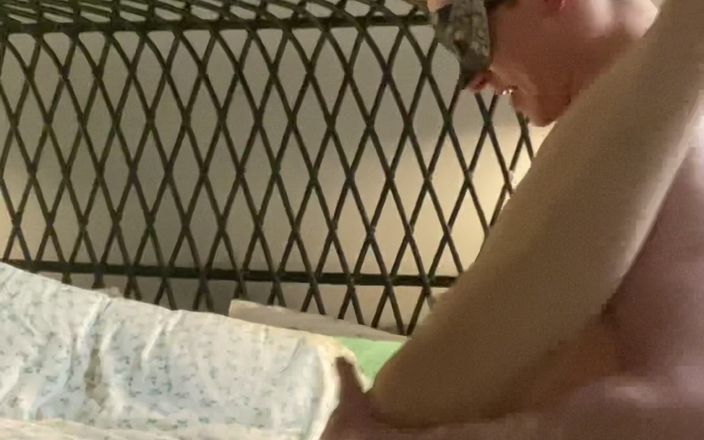 gabriellablows: Tesuda ninfomaníaca traz um estranho de volta do bar para...