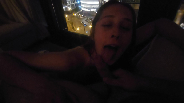 Mimiandevan: 창가에서 펠라