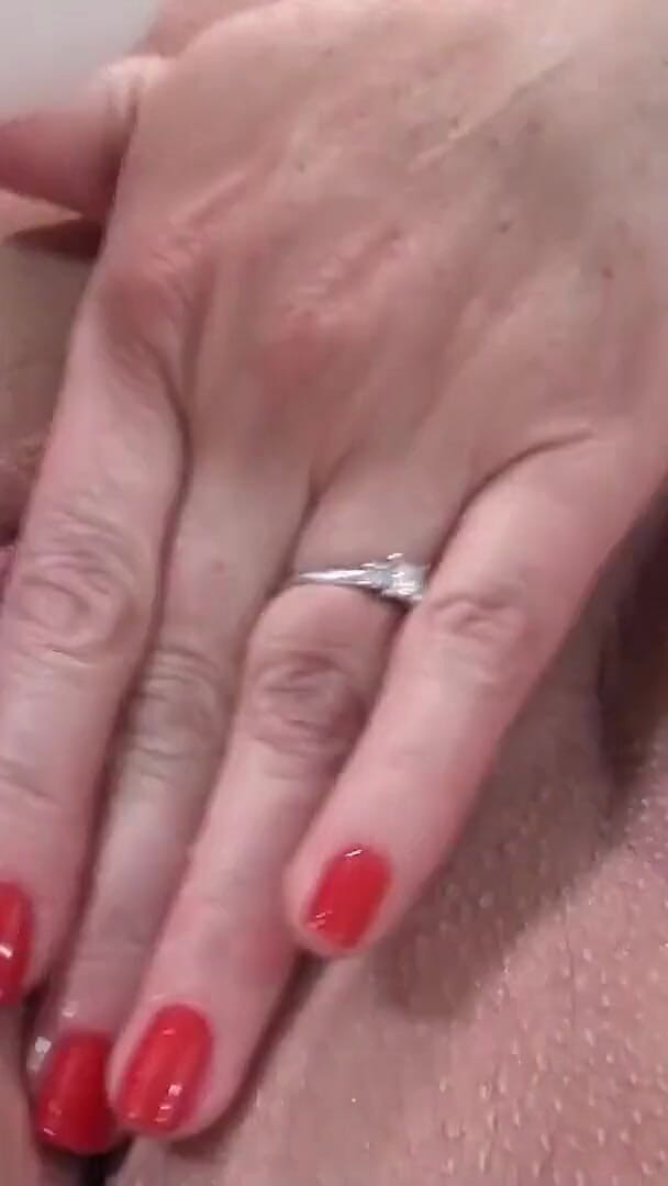 Magic Wand Gushing (Dirty Doctors Clips) Magic Wand Gushing (Dirty Doctors Clips)
