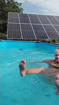 Žhavá hospodyňka Lukerya relaxuje