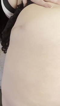 Dominação feminina - sessão de adoração anal para viciados em cheirar