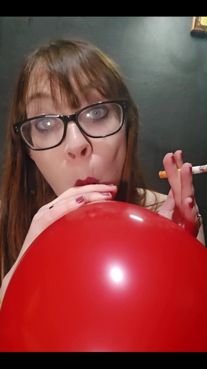 MistressThrope: 風船と喫煙