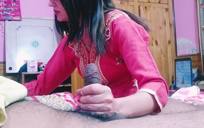 Bolly Karma: Üvey erkek kardeşim elle muamele çekmemi istedi
