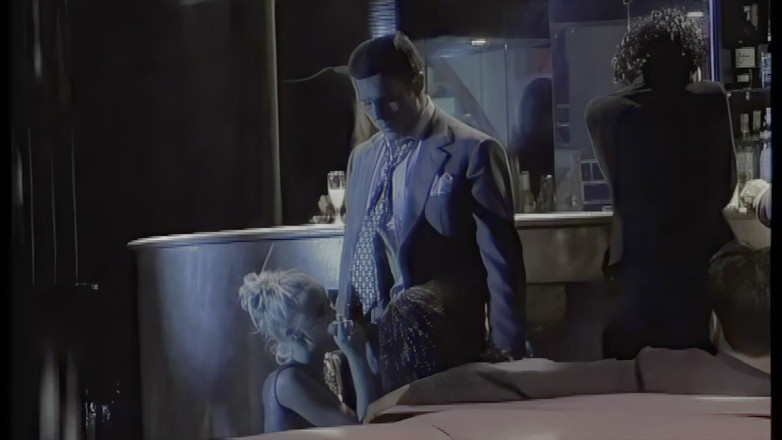 Inhonorof porn: Zwei Schlampen Teilen Sich Einen Italienischen Schwanz in Einem Nachtclub...