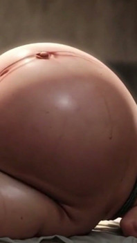 Pauvre fille enceinte ligotée - ventre énorme et excitée de bondage