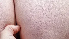 Nhanh chóng vui vẻ ngoài trời với xuất tinh trong âm hộ đầy lông đáng yêu của cô ấy