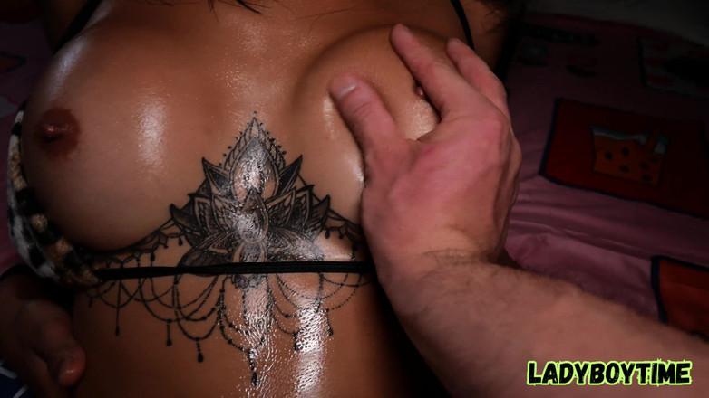 Lady Boy Time: 오지는 아시아 레이디보이 와일드 섹스