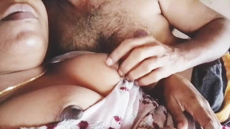 Skydreem1104: マラヤリー・アチャヤティは、彼女の乳首を吸って彼女を気持ちよくさせるアチャヤーンを手に入れます