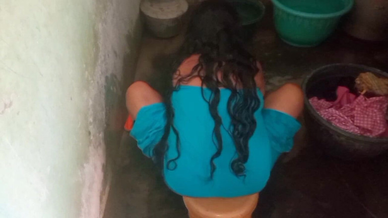 Priyanka314: Tamil ciocia kąpiel wideo porno w wiosce