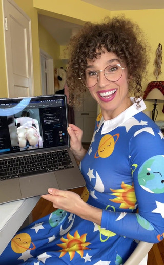 VibeWithMommy: JOI - enteada visita padrasto no Dia do Trabalho! Ela descobre...