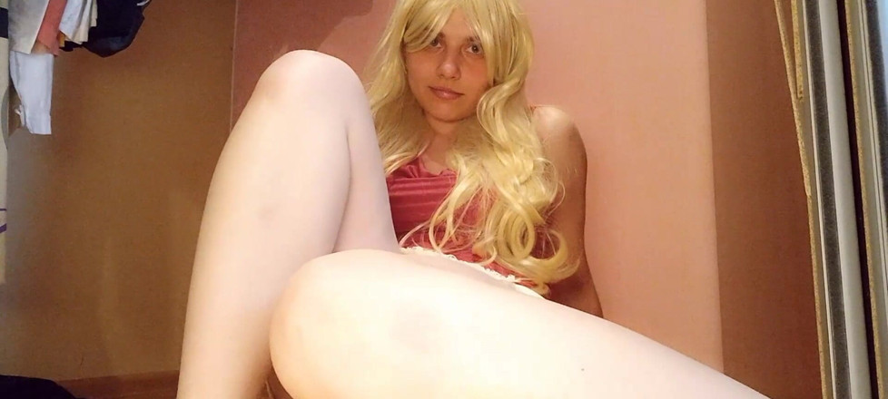 Horny Fuck Bitches: Я молода гаряча сучка