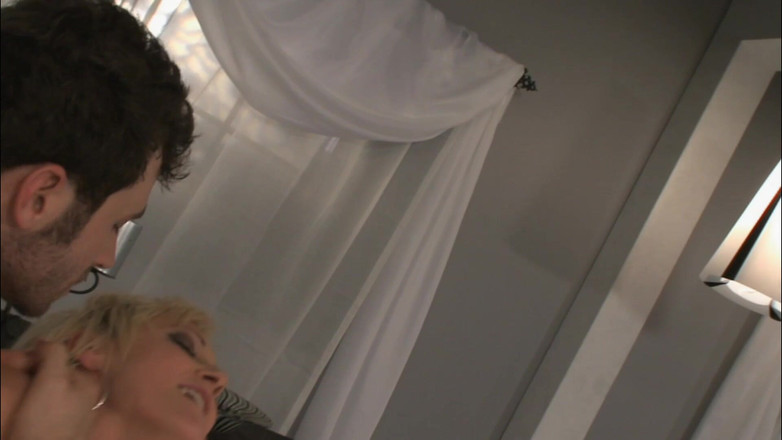 pornitaliangraffiti: Kinky Blonde Just Wants a Big Cock