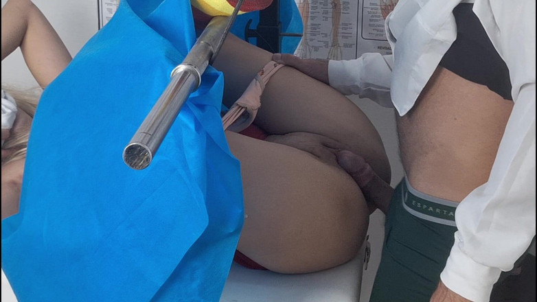 FannySquirting: Tajný Gynekolog Nevěděl, Že Je Natáčen!