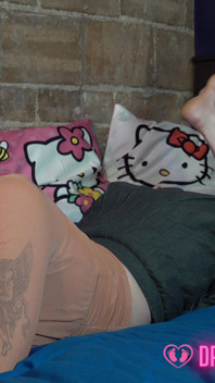 Laura's Hello Kitty Feet - (droommeisjes in sokken)