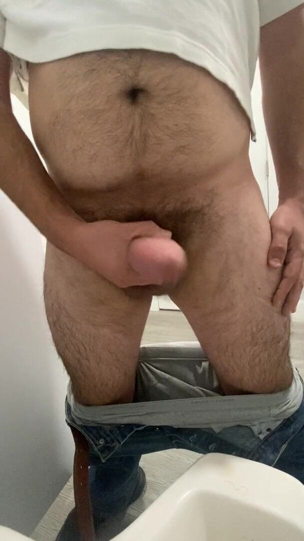 Horn Ball Hubby: HornBall hubby, a common bathroom Jerk