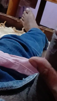 Labă cu tatăl vitreg amator cu masturbare cu pula