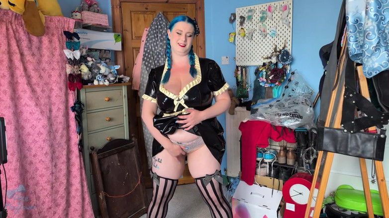 Alice_Mayflower_Scottish: Pembantu nakal ini digodain sama pembantunya sendirian