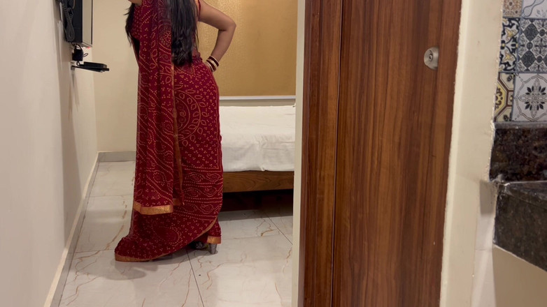 Besharam Jodi: Indian Saree Wali Bhabhi Fucked Hard by Her Shameless Brother-in-law...