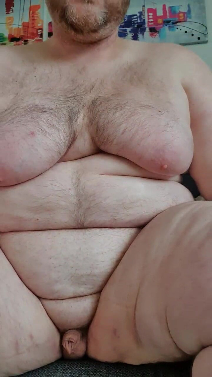 Gordifat: मोटा आदमी अपने लंड और पेट के साथ खेलता है