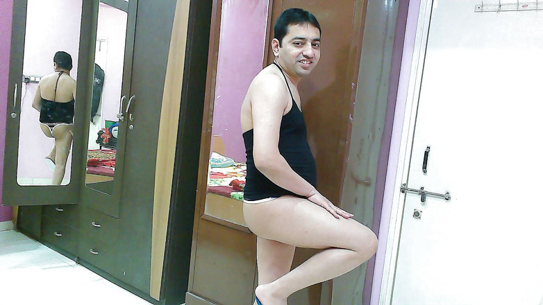 Cute & Nude Crossdresser: Sweet sissy crossdresser femboy Sweet Lollipop w górze, stringi i...