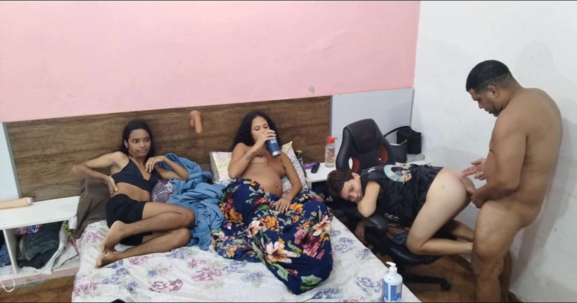 Sapatinha: 내 친구 아내와 함께