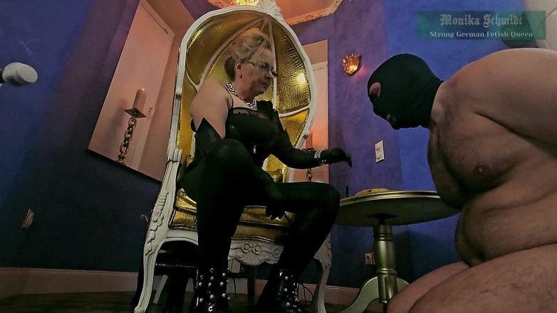 Strict Senz: Monika Schmidt Jedzenie miażdżące plucie bootworship werbalne upokorzenie Sph w...