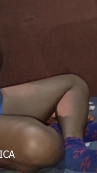 Verdammtes afrikanisches teen Amira in peinlicher art und weise in einem hotel Room.mp4