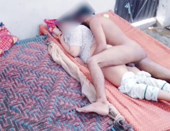Abida sexy: 丰满的女人和大黑做爱（丛林热）