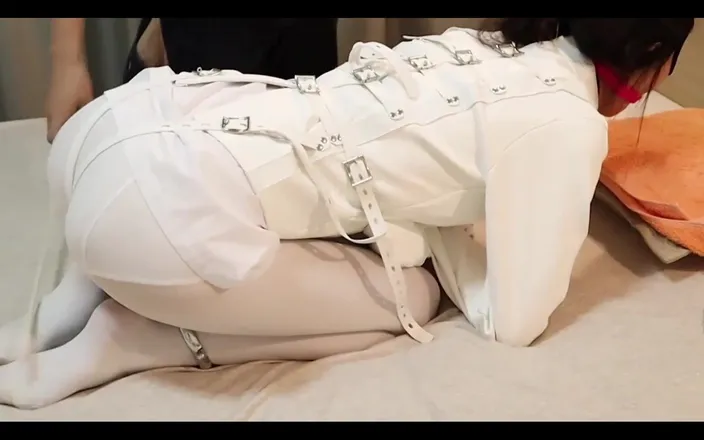 OrangeXXOO: The Pure White Nurse