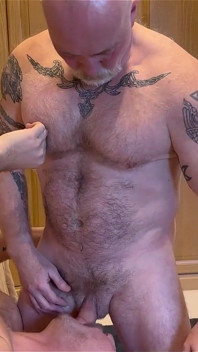 Ayah tiri Beruang Stuart Mengongkek Ayah Tiri Dan Dalam Kongkek Mentah Panas