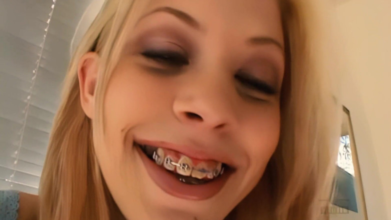 BestPorn85: Leah luv geri uzanıyor ve büyük siyah yarağı sıkı amına...