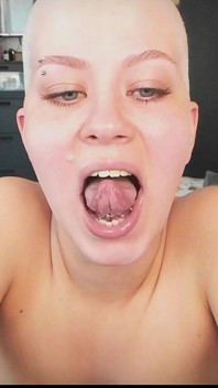 Vilu Vidish sentando no rosto e comendo porra