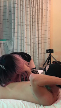 Jade Madison, tapette gothique, s’enfile une bite au fond de la gorge - compilation 4